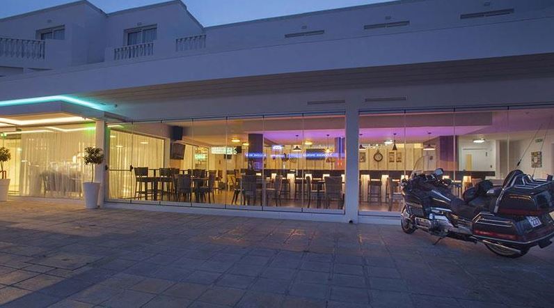 Princessa Vera Hotel Apartments Paphos Exterior photo